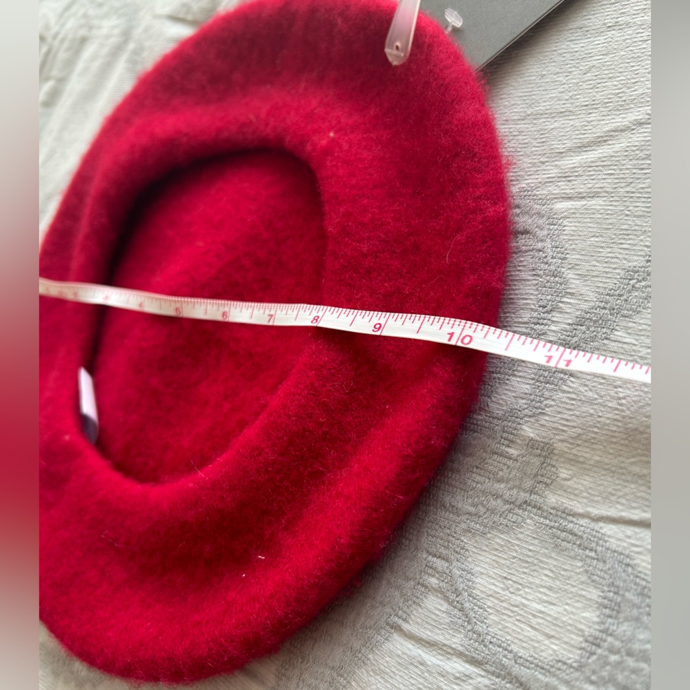 Red Beret NWT Wool - Picture 4 of 4
